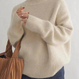 Suéter oversize de cuello alto con mezcla de cachemira – confort envolvente de lujo