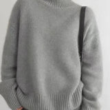 Suéter oversize de cuello alto con mezcla de cachemira – confort envolvente de lujo