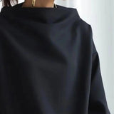 Lourdes | Suéter negro de cuello alto con mangas largas