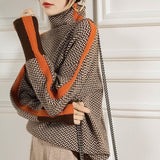 Eleanor | Cuello Alto Herringbone de Lujo — Elegancia y Refinamiento
