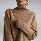 Hannelore | Suéter de cuello alto acanalado con estilo y ajuste holgado