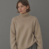 Suéter oversize de cuello alto con mezcla de cachemira – confort envolvente de lujo
