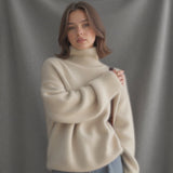 Suéter oversize de cuello alto con mezcla de cachemira – confort envolvente de lujo