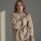 Suéter oversize de cuello alto con mezcla de cachemira – confort envolvente de lujo
